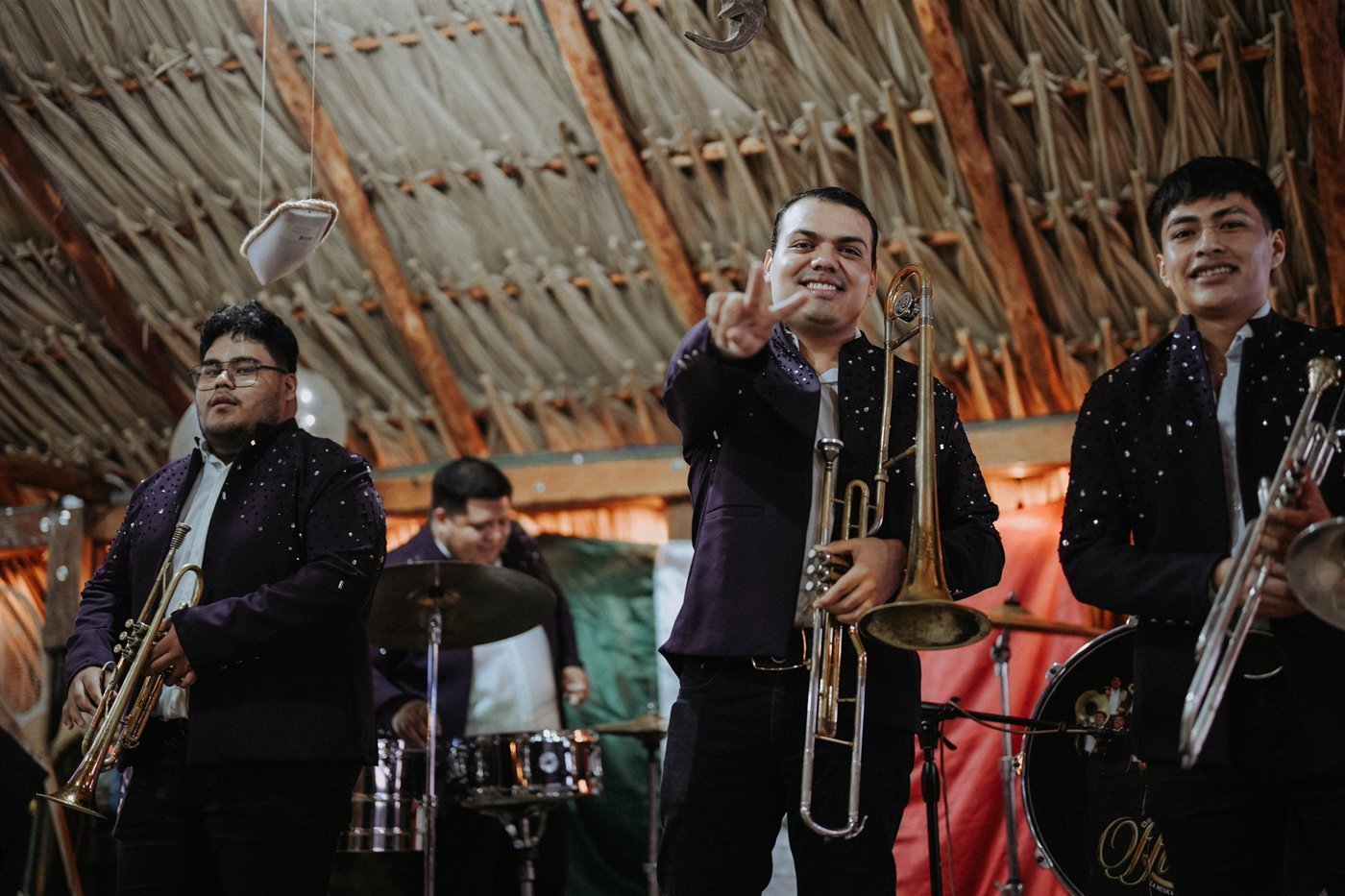 Sección de trompetas de Banda La Oficial
