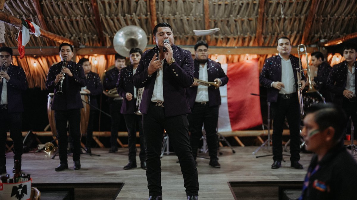 Equipo de audio QSC de Banda La Oficial